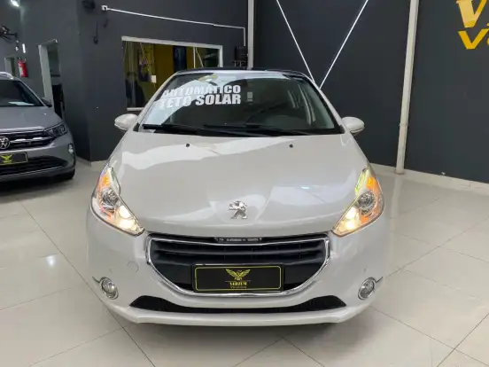 PEUGEOT-208-2015