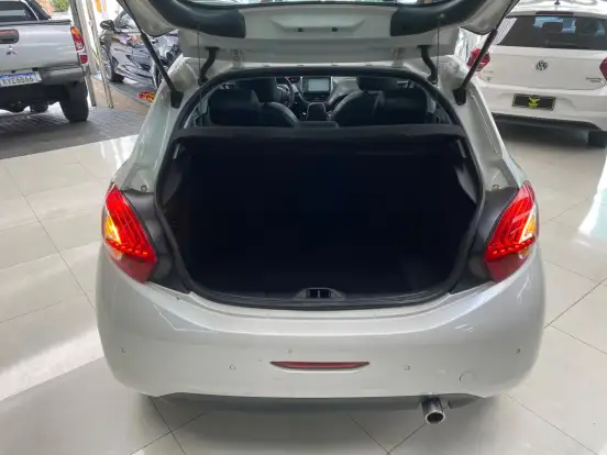 PEUGEOT-208-1.6 GRIFFE 16V FLEX 4P AUTOMÁTICO PEUGEOT-208-2015