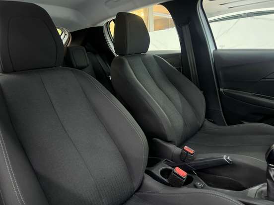 PEUGEOT-208-2023