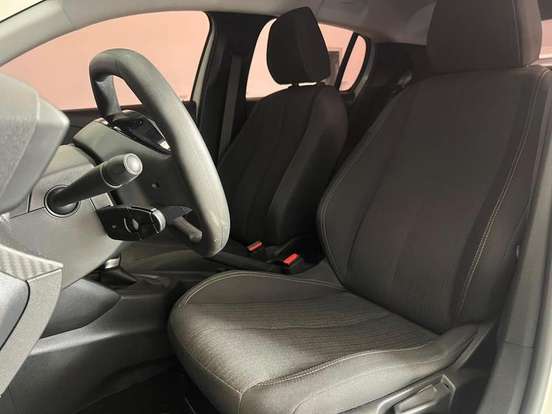 PEUGEOT-208-2022