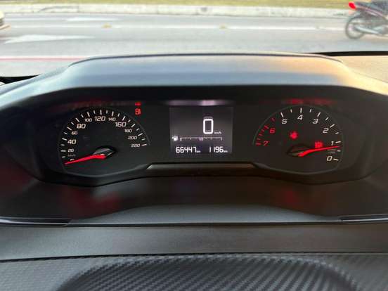 PEUGEOT-208-2023
