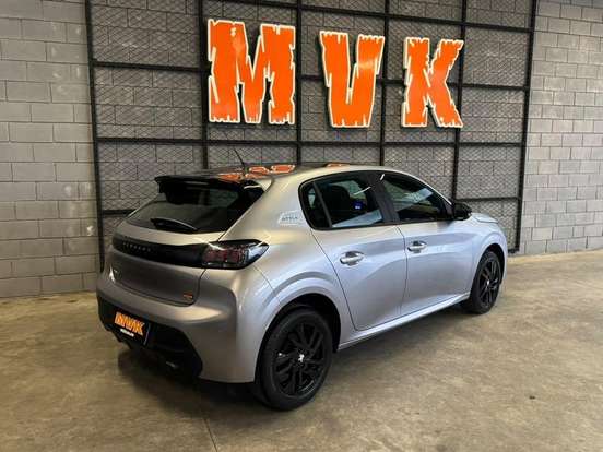 PEUGEOT-208-2023