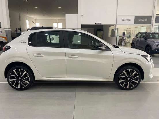 PEUGEOT-208-2023