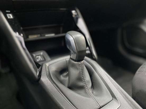 PEUGEOT-208-2023