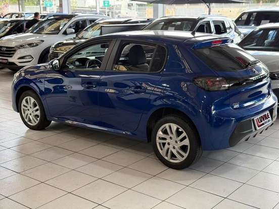 PEUGEOT-208-2021