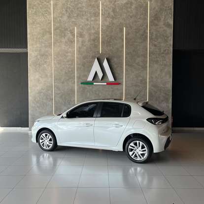 PEUGEOT-208-2021
