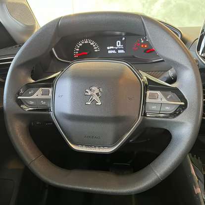 PEUGEOT-208-2021