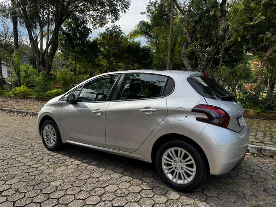PEUGEOT-208-1.6 ALLURE 16V FLEX 4P AUTOMÁTICO PEUGEOT-208-2016