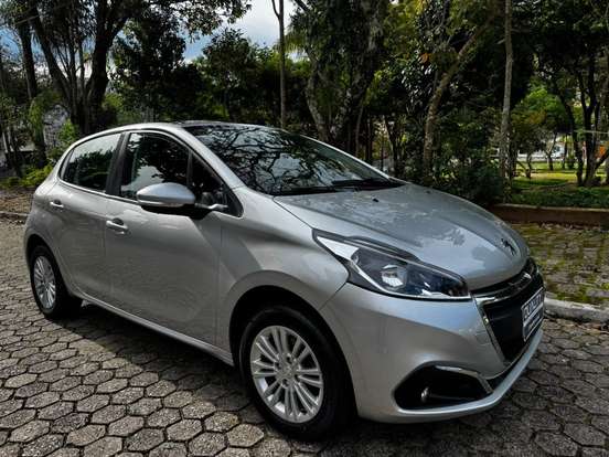 PEUGEOT-208-2016