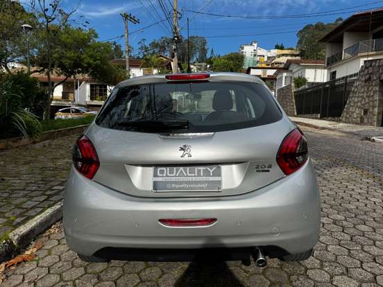 PEUGEOT-208-2016