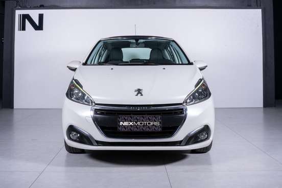 PEUGEOT-208-2018