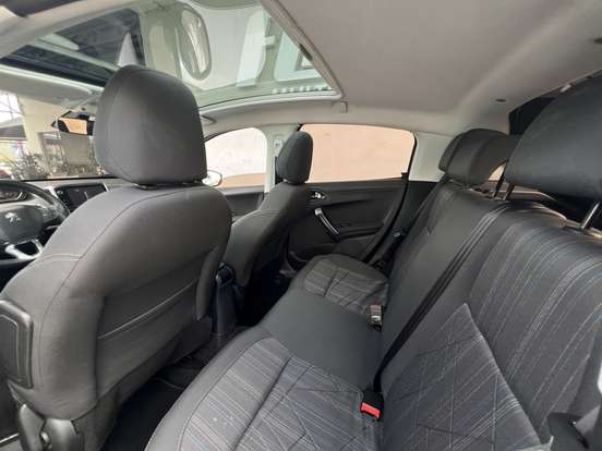 PEUGEOT-208-1.6 GRIFFE 16V FLEX 4P AUTOMÁTICO PEUGEOT-208-2015