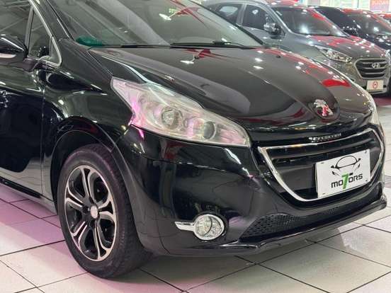 PEUGEOT-208-2015