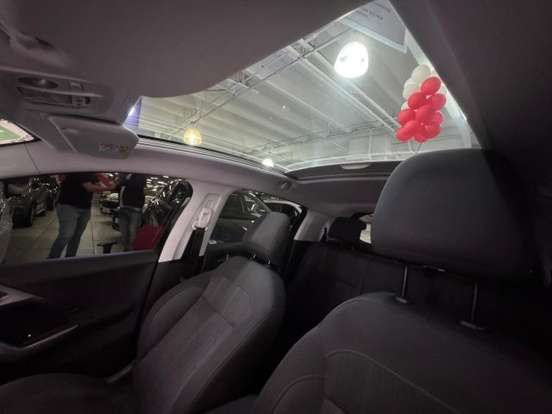 PEUGEOT-208-1.6 GRIFFE 16V FLEX 4P AUTOMÁTICO PEUGEOT-208-2015