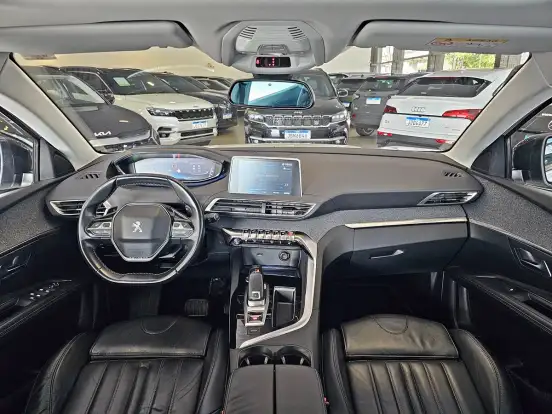 PEUGEOT-3008-2018