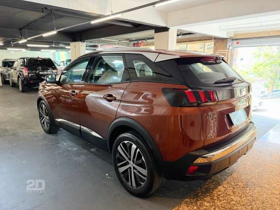 PEUGEOT-3008-2017