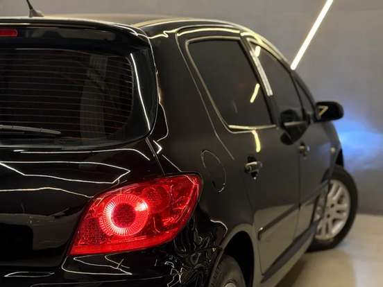 PEUGEOT-307-2010