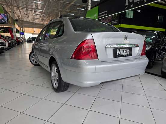 PEUGEOT-307-2.0 PRESENCE PACK SEDAN 16V FLEX 4P AUTOMÁTICO PEUGEOT-307-2009
