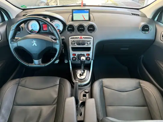PEUGEOT-308-2015