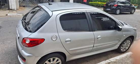 PEUGEOT-207-2010