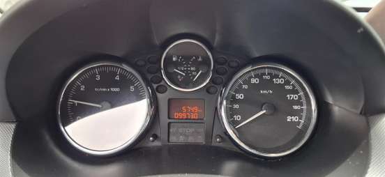 PEUGEOT-207-2010