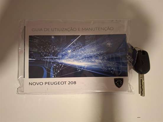 PEUGEOT-208-2022