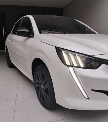 PEUGEOT-208-2023