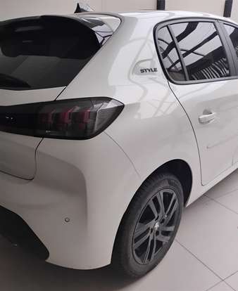 PEUGEOT-208-2023