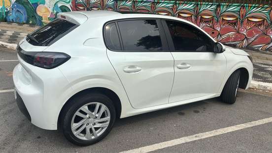 PEUGEOT-208-2020