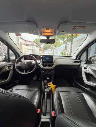 PEUGEOT-208-2019