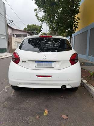 PEUGEOT-208-2019