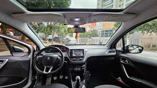PEUGEOT-208-2014