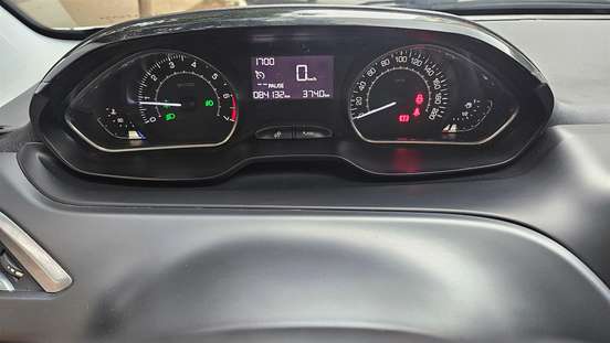 PEUGEOT-208-2014