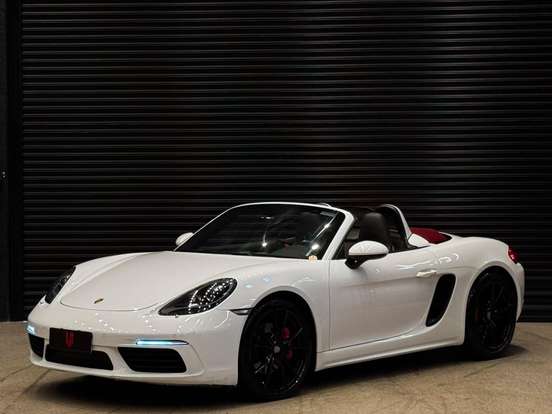 PORSCHE-718-2016