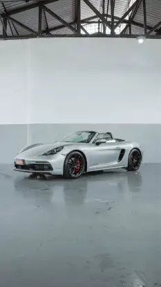 PORSCHE-718-2023