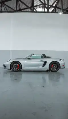 PORSCHE-718-2023