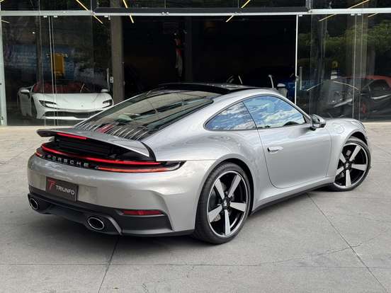 PORSCHE-911-2025