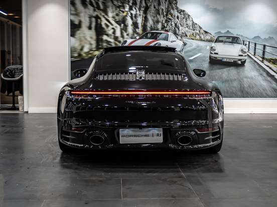 PORSCHE-911-2020