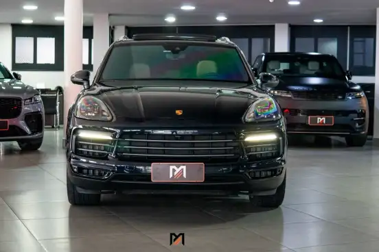 PORSCHE-CAYENNE-2021