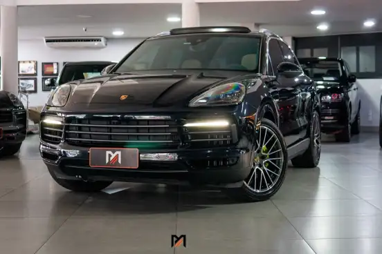 PORSCHE-CAYENNE-2021