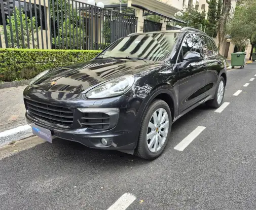 PORSCHE-CAYENNE-2015