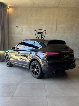 PORSCHE-CAYENNE-2018