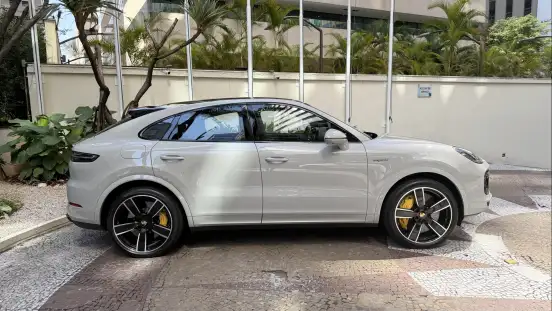 PORSCHE-CAYENNE-2023
