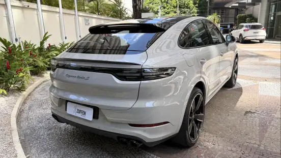 PORSCHE-CAYENNE-2023