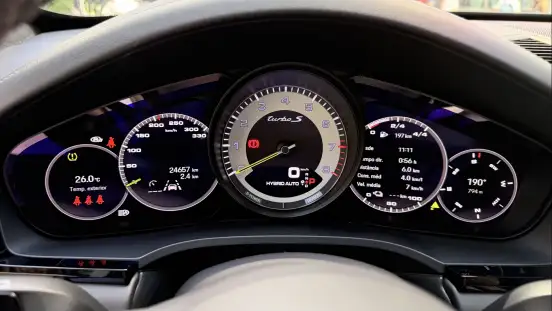 PORSCHE-CAYENNE-2023