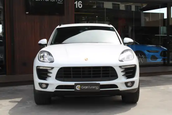 PORSCHE-MACAN-2016