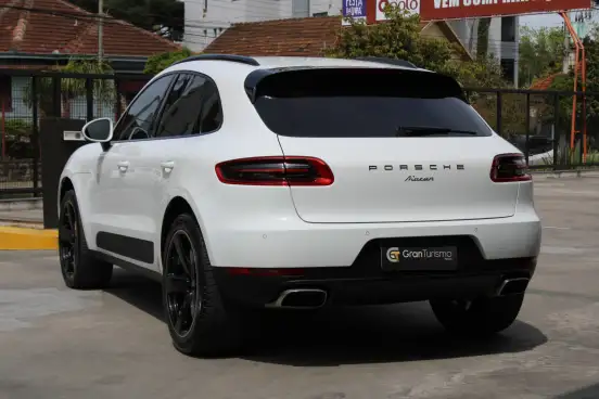 PORSCHE-MACAN-2016