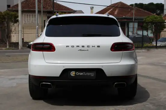 PORSCHE-MACAN-2016