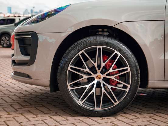 PORSCHE-MACAN-2024