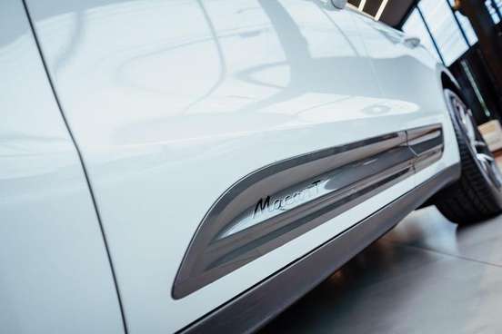 PORSCHE-MACAN-2025